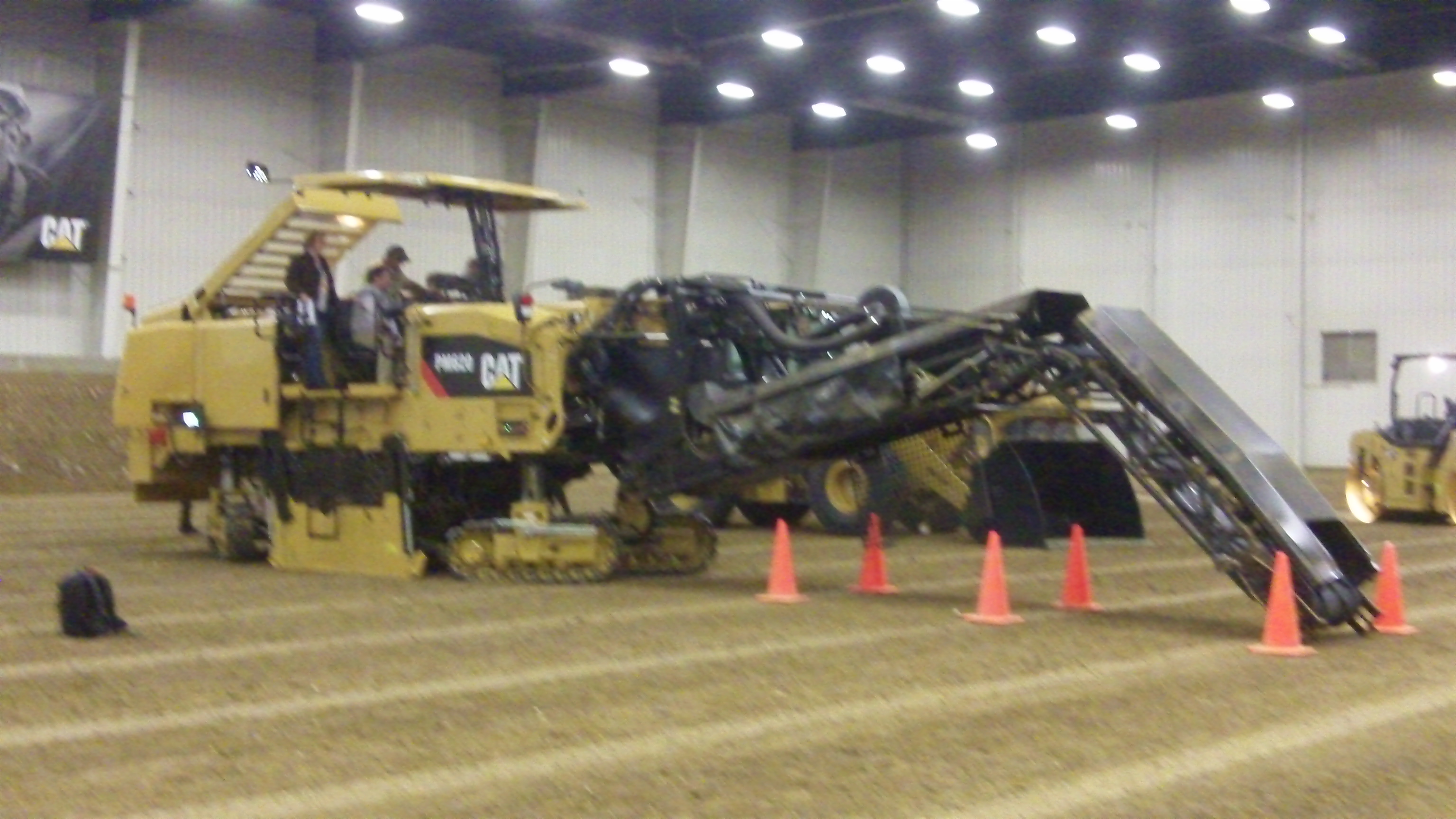 Caterpillar PM620 Cold Planer Milling Machine Heavy Equipment Articles